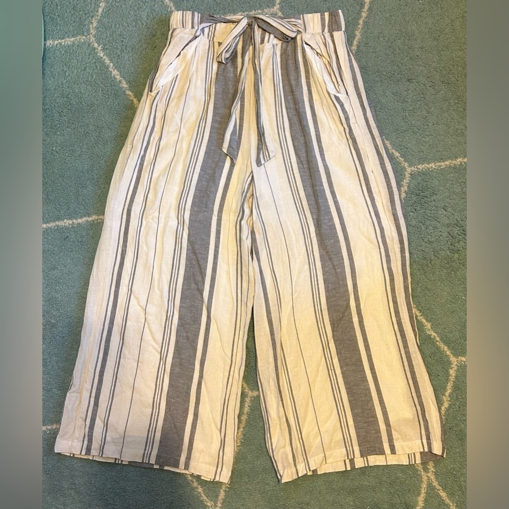 Women’s Altar’d State - Striped Wide Leg Cropped Pants - Size M - Grey/White​